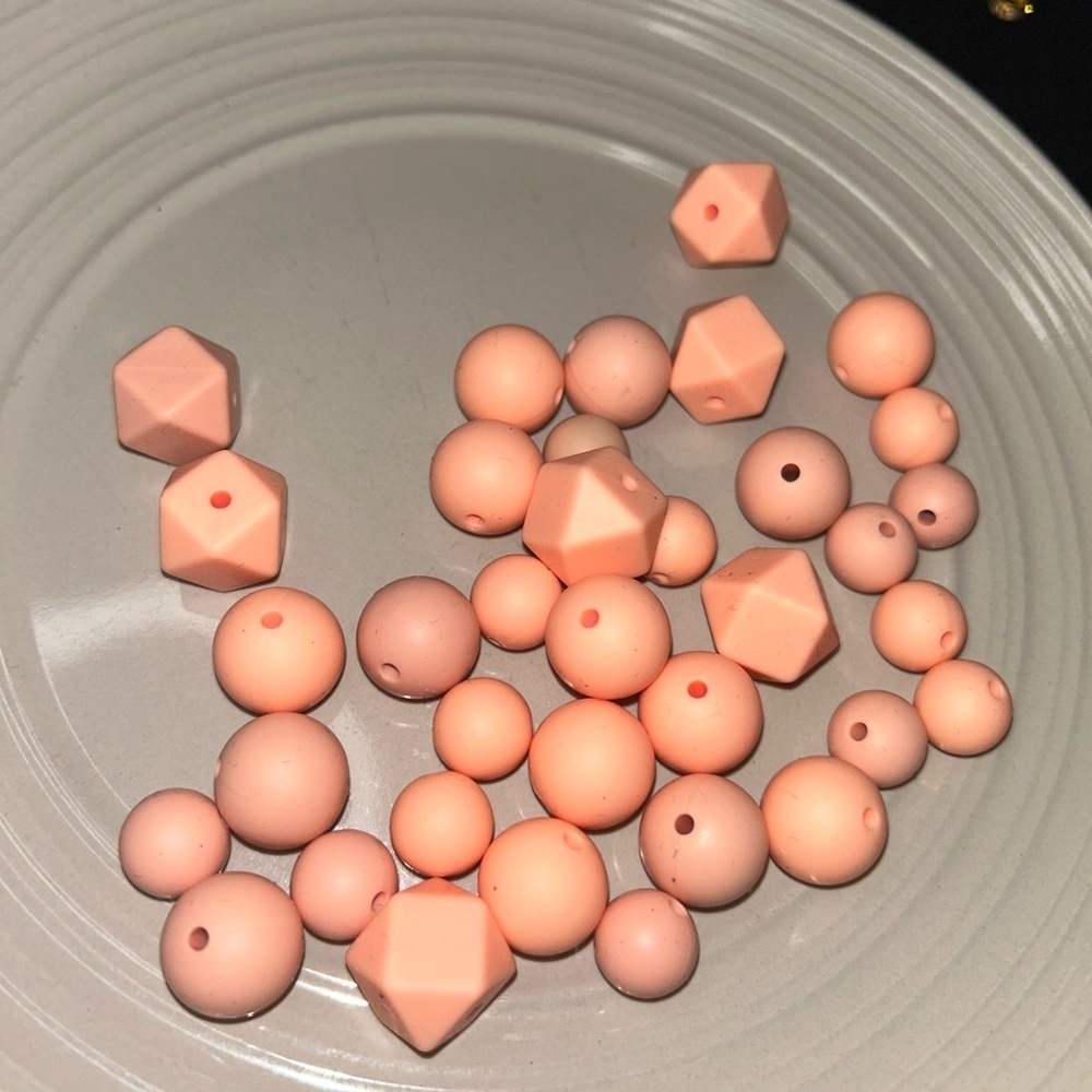 35 Peach Bead Set
